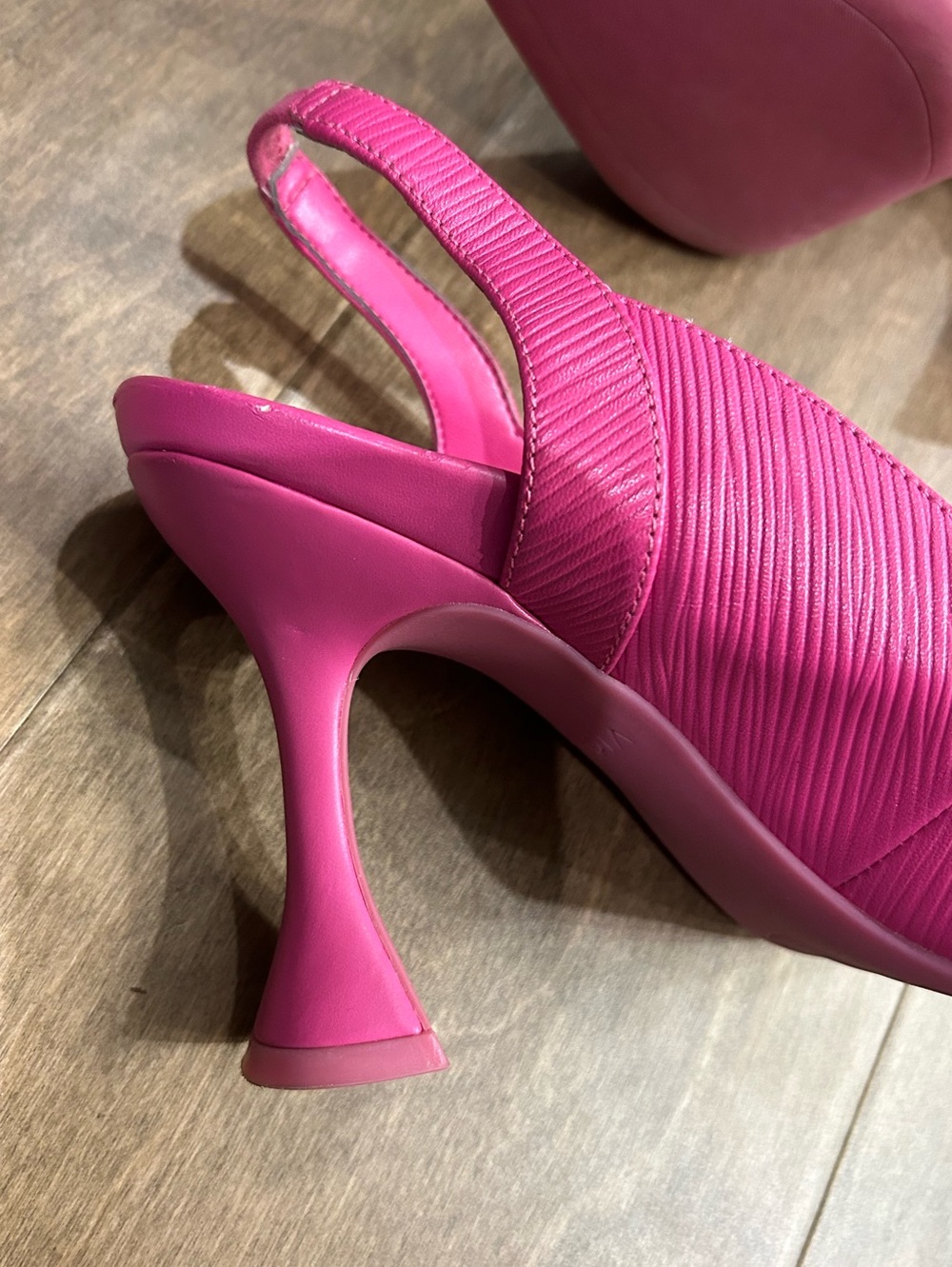 Vionic Hot Pink Slingback ribbed Pointed-Toe Heels 7 - Picture 4 of 13